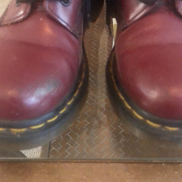 Women’s Doc Marten boots - Picture 2 of 6